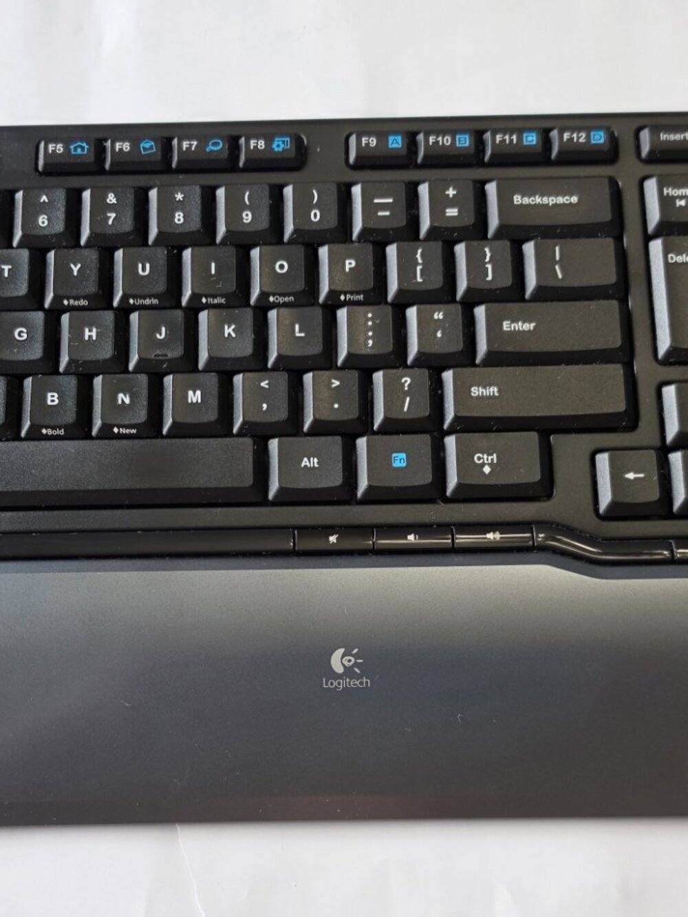 Logitech K520 wireless keyboard & unifying USB receiver dongle 820-002864